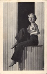 Frances O'Connor, armless performer - Autographed Postcard