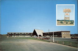 Thunderbird Lodge Mitchell, SD Postcard Postcard