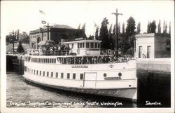 Grayline Sightseer in Government Locks Postcard