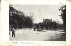 Place de la Fontaine Le Vésinet, France Postcard Postcard