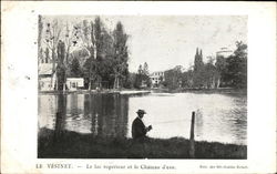 Le lac superieur et le Chateau d'eau Le Vesinet, France Postcard Postcard