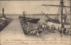 Le Port et vue sur Fréjus Postcard