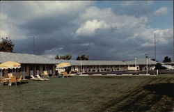 Thomas Motel Elkhorn, WI Postcard Postcard