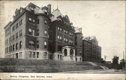 Mercy Hospital Des Moines, IA Postcard Postcard