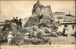 La Roche ronde de la grande Plage Postcard