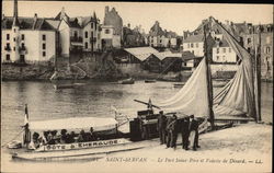 Le Port Sain-Père et Vedette de Dinard Postcard