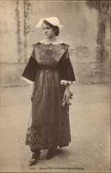 Jeune Fille de Sainte-Anne-d'Auray Postcard