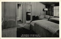 De Luxe Rooms, New Hartsook Inn, U.S. 101 Redwood Highway, CA Postcard Postcard