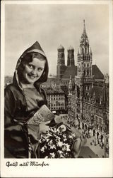 Frauenkirche, Rathaus and Marienplatz Postcard