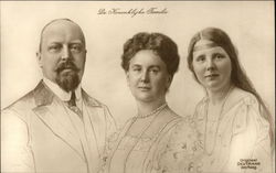 Family Portrait: Die Koninklyke Familie Royalty Postcard Postcard