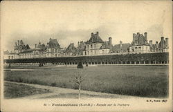 84 - Fontainebleau (S.-et-M.) - Façade sur le Parterre France Postcard Postcard