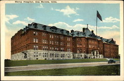 Mercy Hospital Des Moines, IA Postcard Postcard