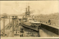 U.S.S. Arizona, Miraflores Locks, Panama Canal Battleships Postcard Postcard