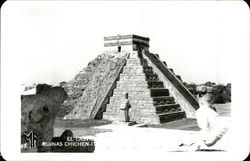 El Castillo - Ruins at Chichen-Itza Mexico Postcard Postcard Postcard