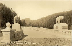 Douglas Memorial Bridge, Redwood Highway Postcard