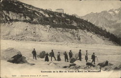 Traversée de la Mer de Glace (Glacier) et Hotel du Montanvert Postcard