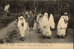 Mauresques Se Rendant au Cimetière le Vendredi Algeria Africa Postcard Postcard