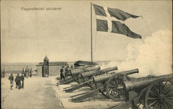 Flagbatteriet saluter Postcard