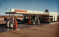 Forecourt of Bill's Texaco Postcard