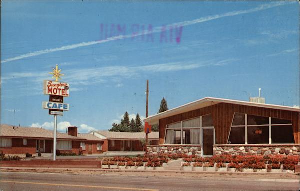 Sunglow Motel & Cafe Bicknell, UT Postcard