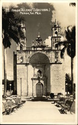 Parque Allende (S. Cristobal) Merida, Mexico Postcard Postcard Postcard