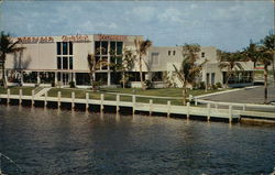 Creighton's Restaurant Postcard