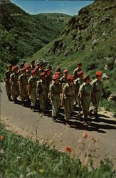 Israeli Parachutist Girls On March Postcard