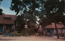 Lamp Lighters Inn Postcard