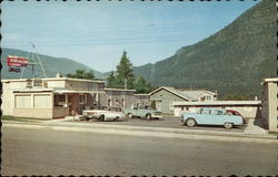 Lakeside Bungalow Court Postcard