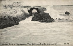 Arched Rock & High Waves, Vue de l'eau Postcard