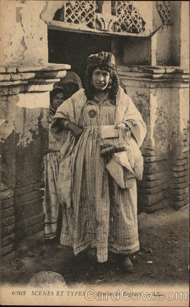 Scenes et Types - Femme Boghari Arab Postcard