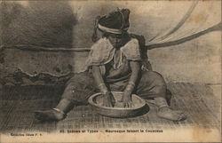 Scenes et Types - Mauresque Faisant le Couscous Postcard