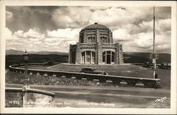 The Vista House, Crown Point - Columbia River Highway Postcard