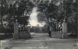 Entrance to Fort Dallas Park Postcard