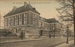 Le Palais de Justice et la Prison Versailles, France Postcard Postcard