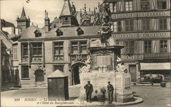 La Statue de la Pucelle et l'Hotel du Bourgtheroulde Postcard