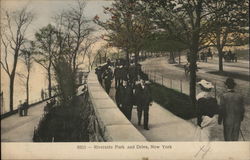 Riverside Park and Drive Postcard