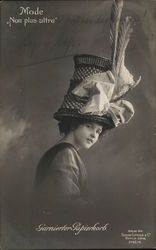 Mode "Non plus ultra" - Woman with Giant Hat, Feathers Postcard