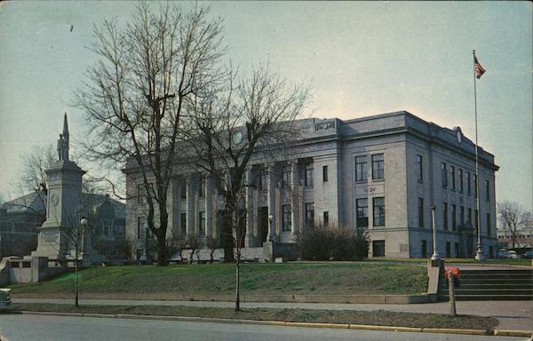Daviess County Court House Washington IN Postcard