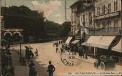 100 Fontainebleau - High Street France Postcard Postcard