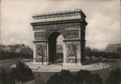 L'Arc de Triomphe Postcard