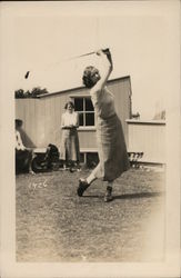 1925 Female golfer Postcard