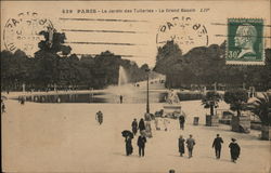 Paris - Le Jardin des Tulleries - Le Grand Bassin Postcard