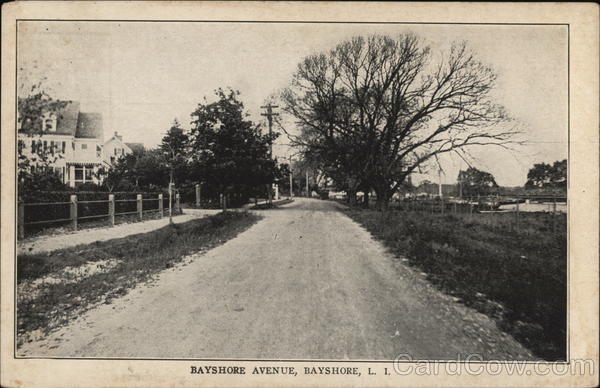 Bayshore Avenue Bay Shore, NY Postcard