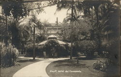 Court, Hotel del Coronado Postcard