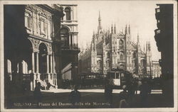 Piazza del Duomo dalla via Mercanti Milano, Italy Postcard Postcard