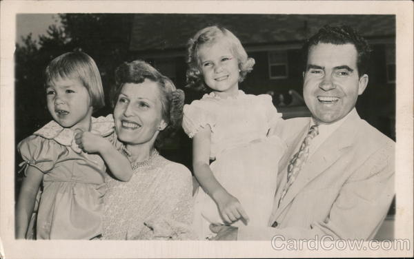 Dick & Pat Nixon and Family Presidents Postcard