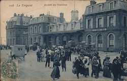 Le Treport, Arrivee des Touristes Postcard