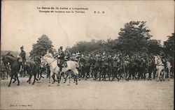 La revue du 14 Julliet a Longchamp, Troupes se rendant sur la terrain Postcard