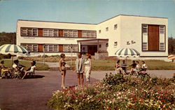 SCHENK'S PARAMOUNT HOTEL South Fallsburg.. New York Postcard Postcard